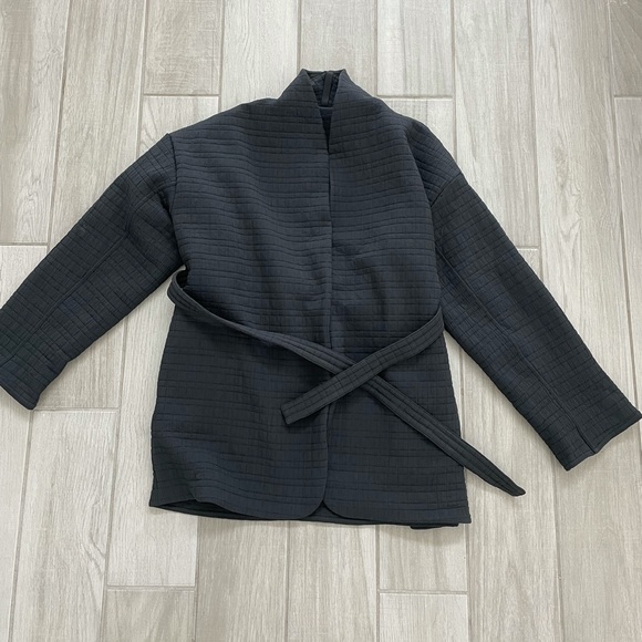 Lululemon 🍋 fall wrap around jacket cover